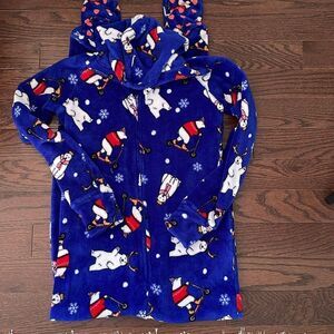 “Jenni” One piece Fleece Sleepwear. Size Small Blue Holiday‎